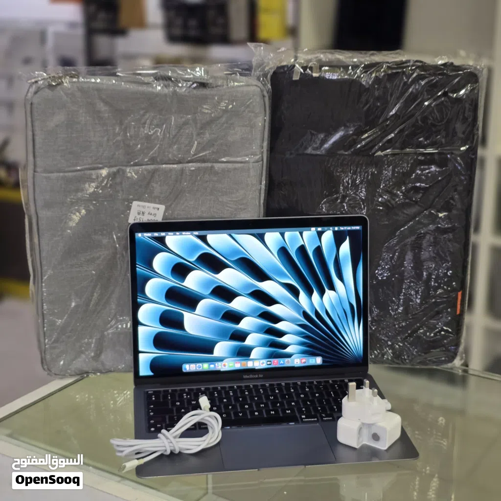 ماكبوك إير 2020 – M1 / 16GB RAM / 512GB SSD + شنطة MacBook Air 2020 – M1 / 16GB RAM / 512GB + Bag