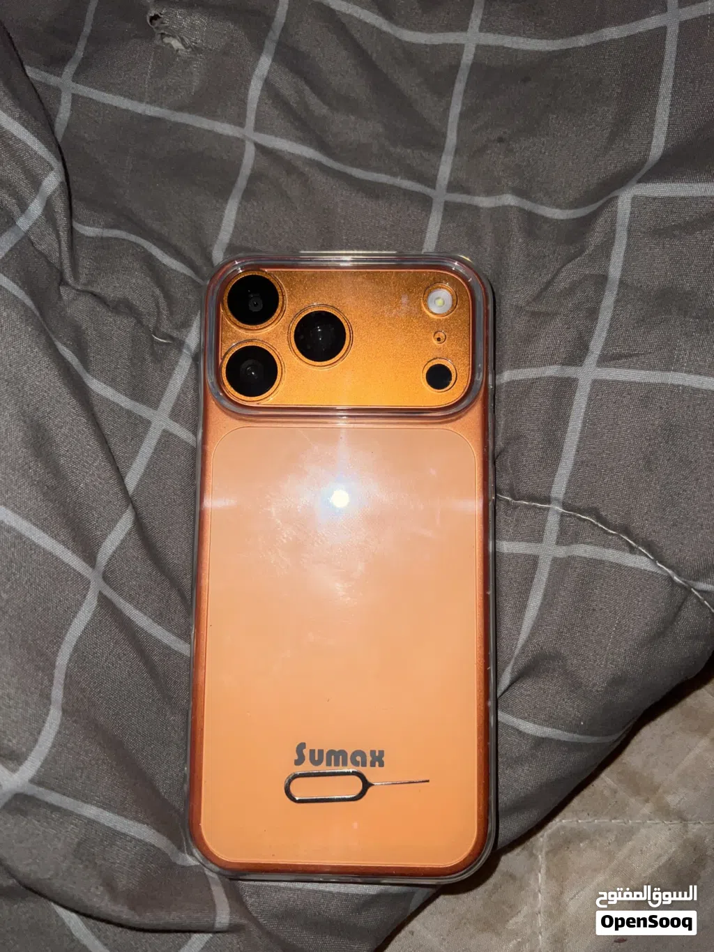 هاتف شبيه ال iPhone 17