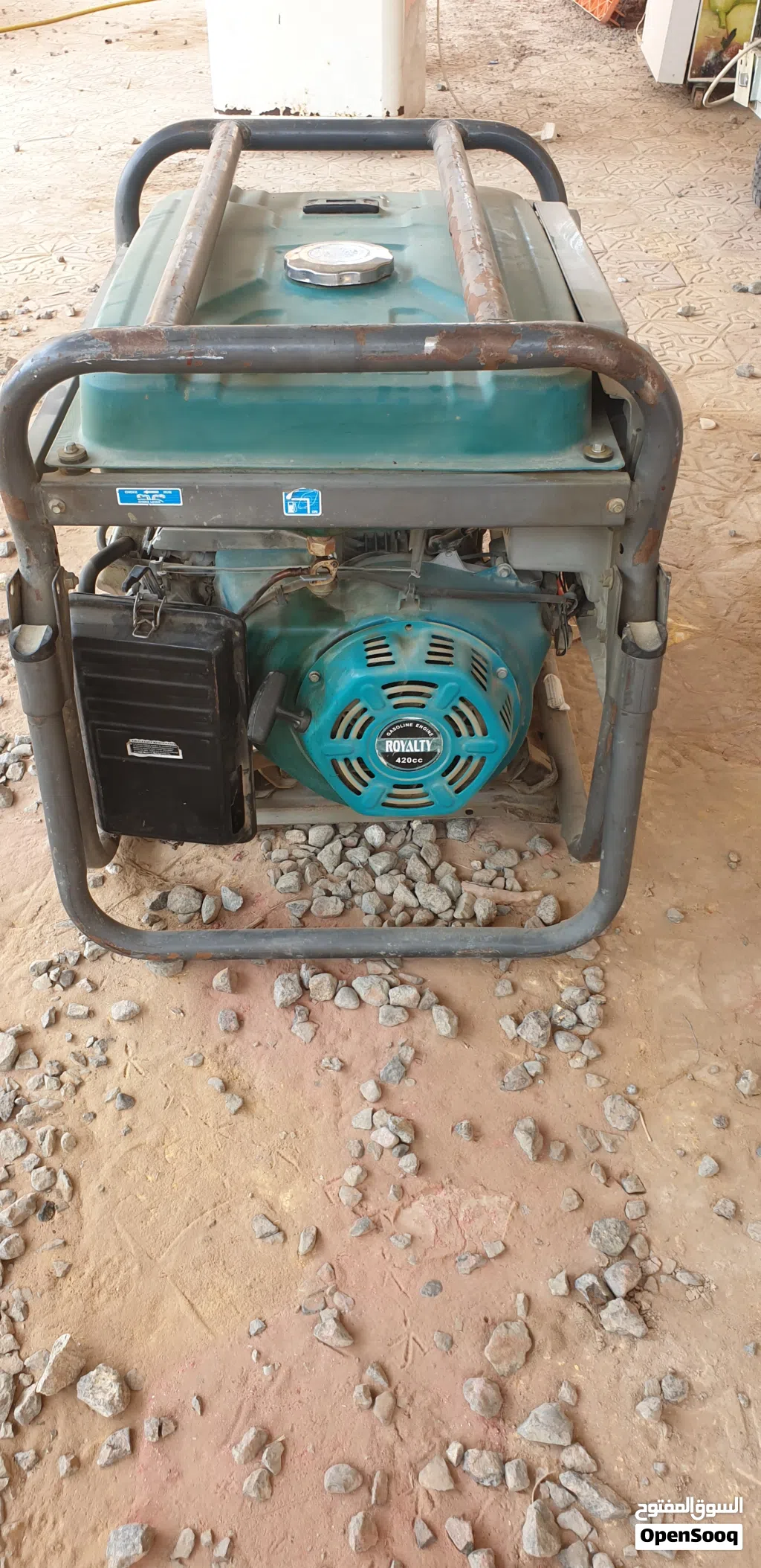 للبيع مولد كهرباء 9الف واط صافي 8 الف W