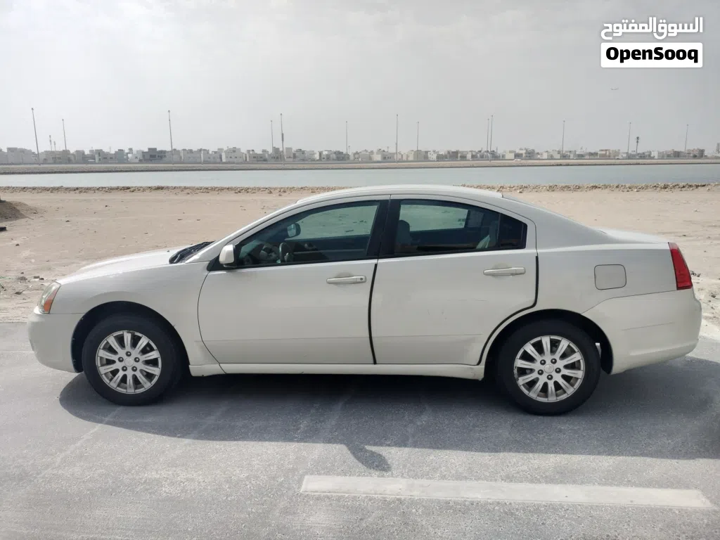 Mitsubishi Galant Standard