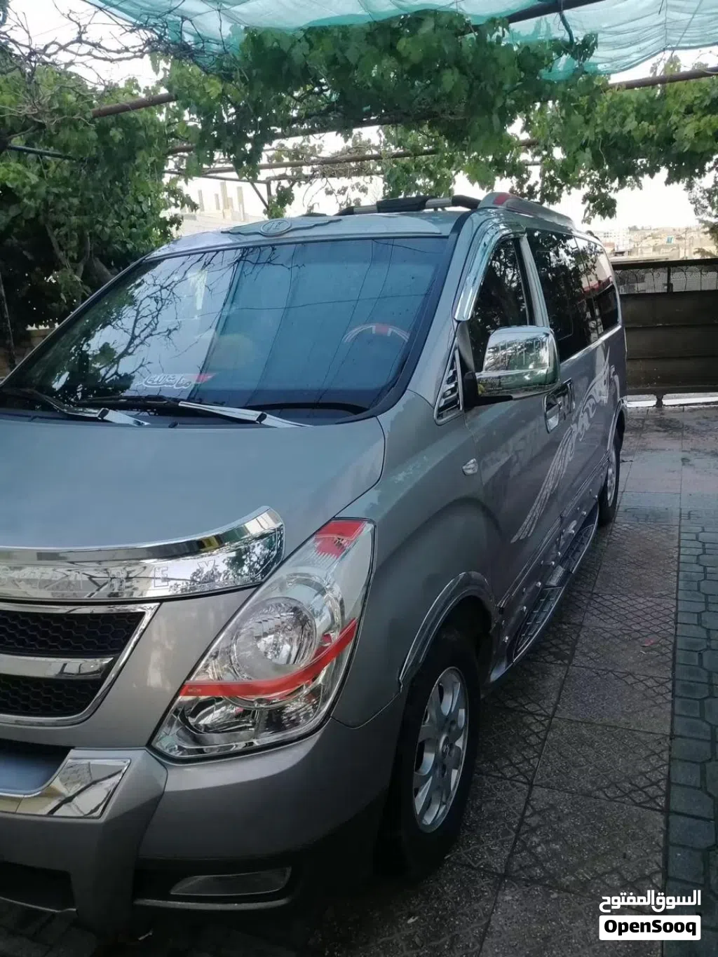 Hyundai H1 GLS Plus