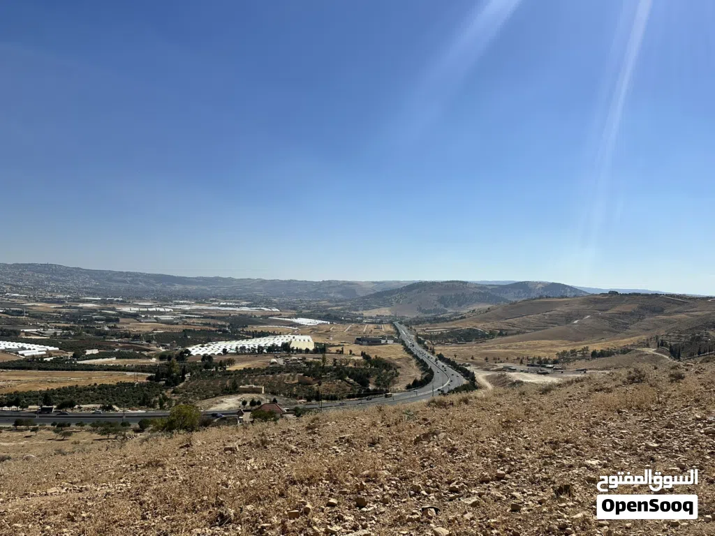 3800 متر على فوق شارع الاردن بالقرب من جامعة عمان العربية بسعر حرق حرق