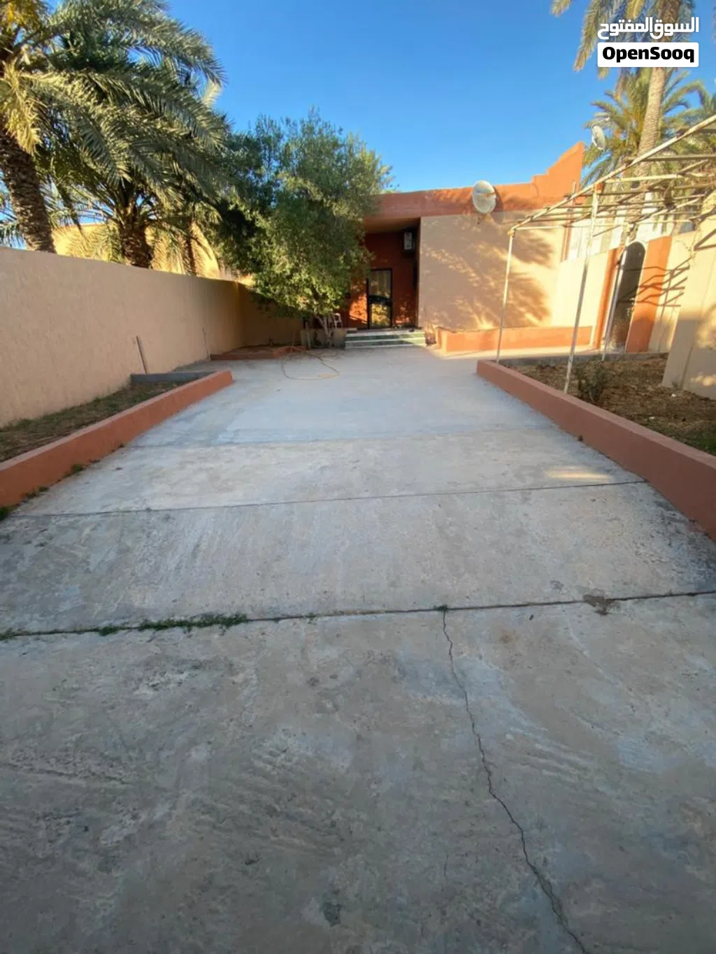 منزل في طريق جنات