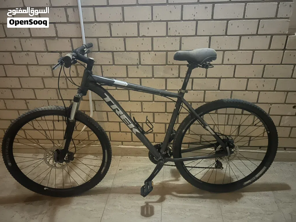 دراجة هوائية (trek marlin 6 )