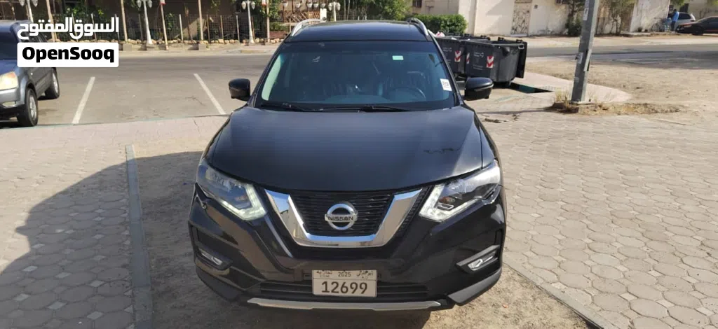 نيسان روج SV
