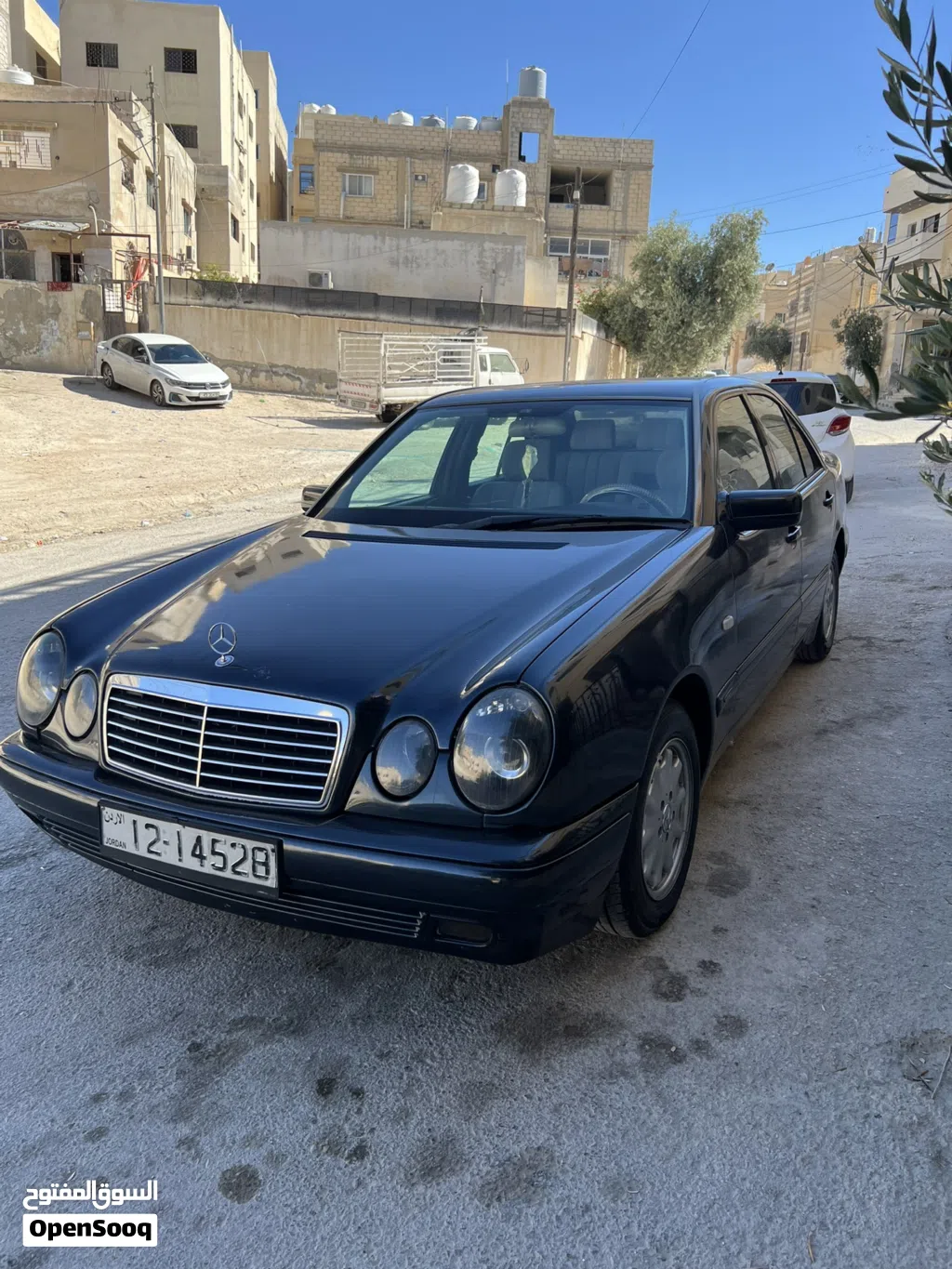 Mercedes Benz E-Class E 200