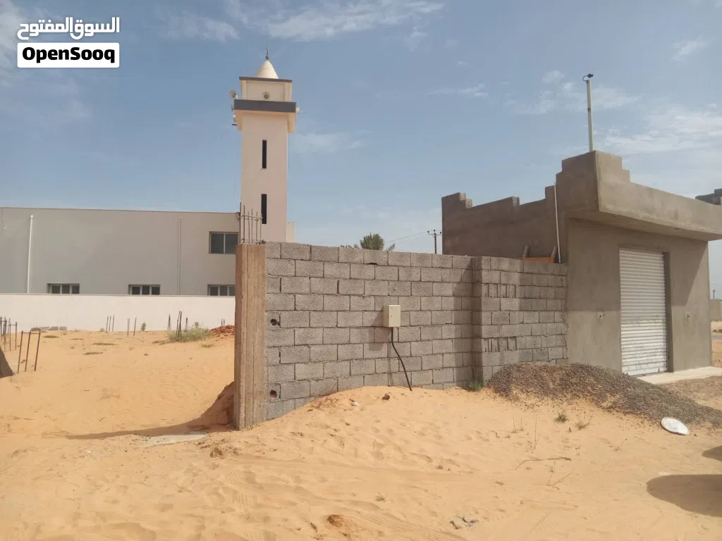 ارض للبيع 366 متر في وادي الربيع مثلث القيو لاصقة في جامع المعراج
