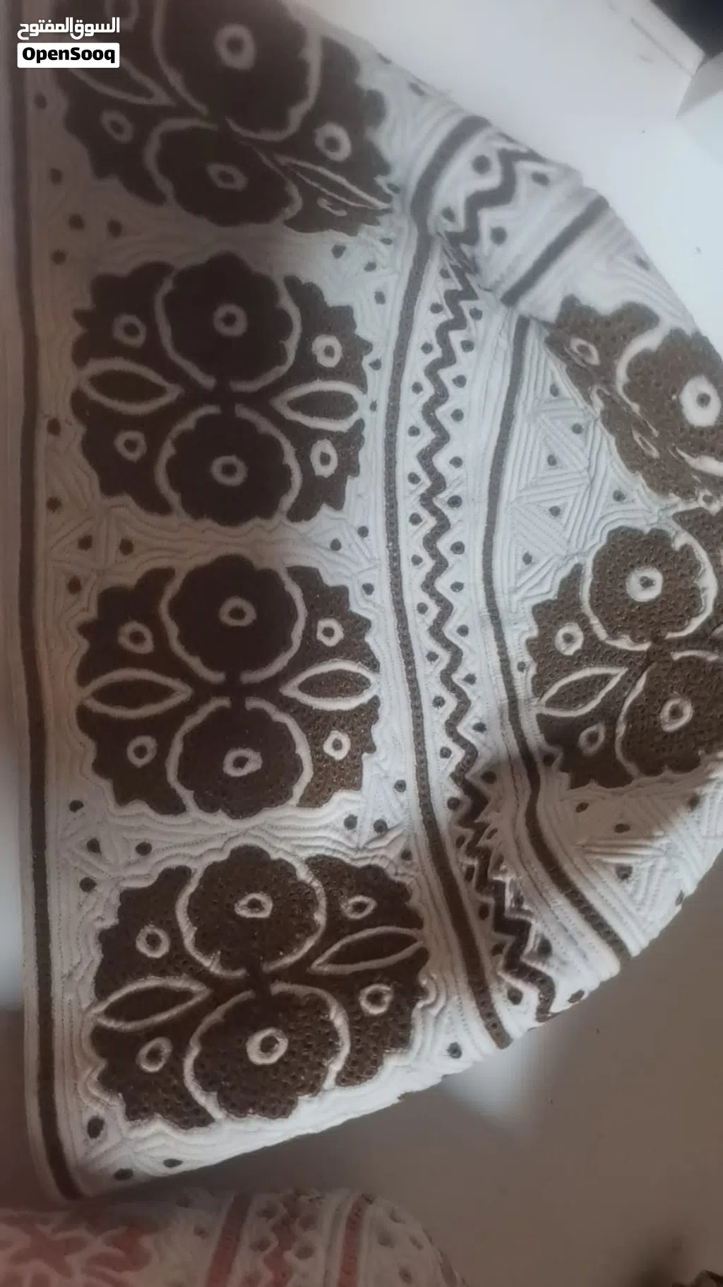 خياطه يد عمانيه اصليه مقاس 11 تقريبا