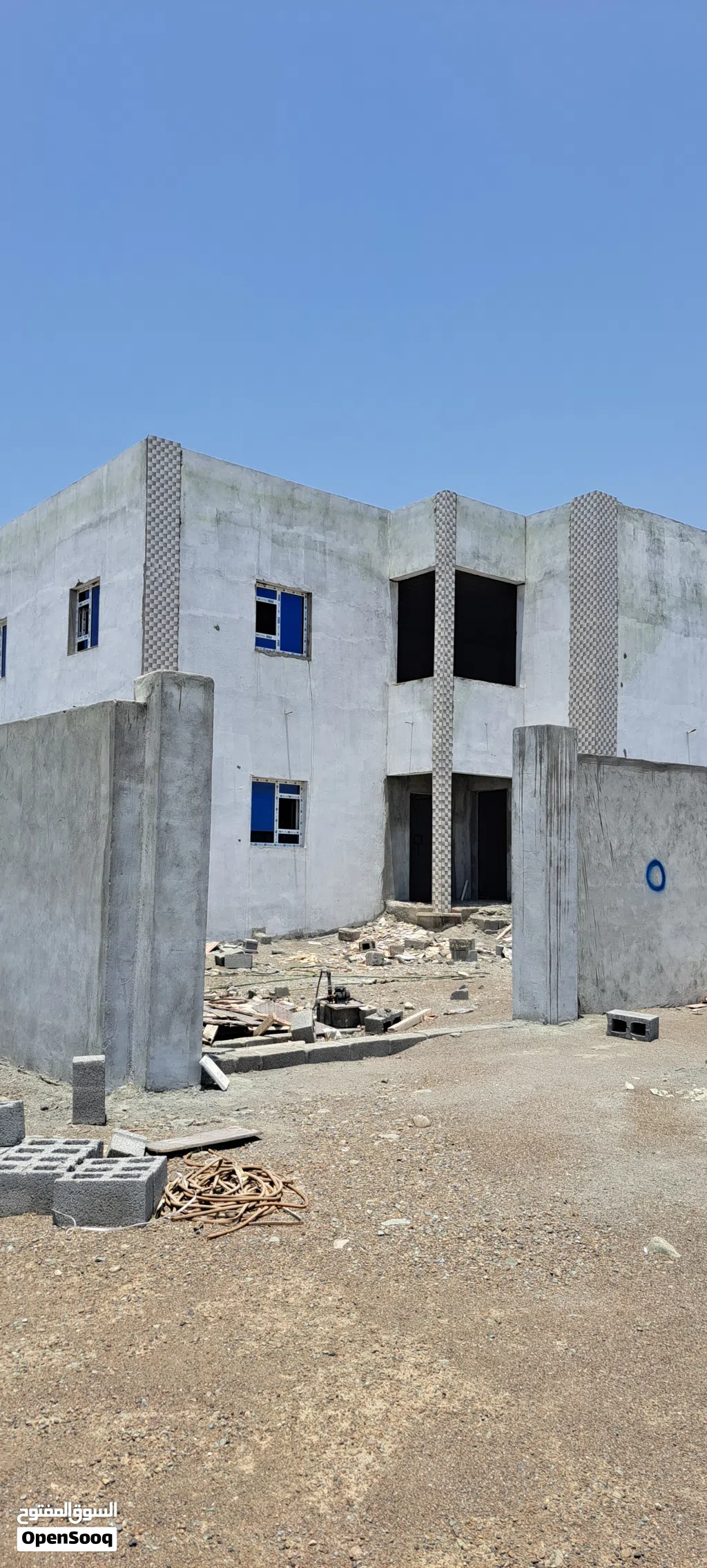 للبيع مبنى سكني دورين مصمم لمدرسة خاصة