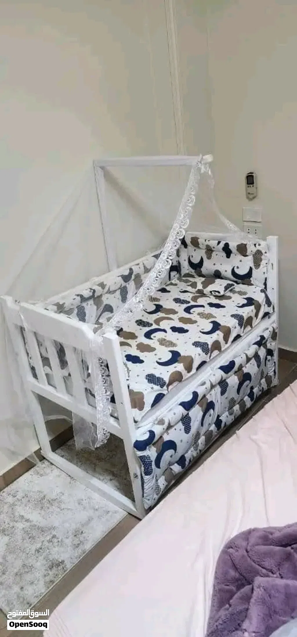 سرير بيبي خشب