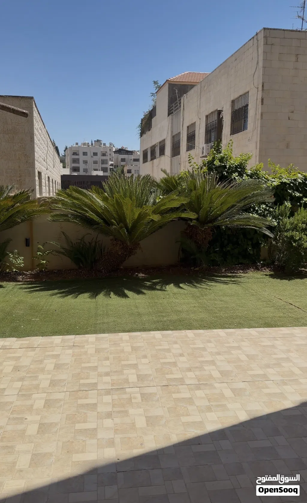 شقه ارضيه في شميساني للبيع