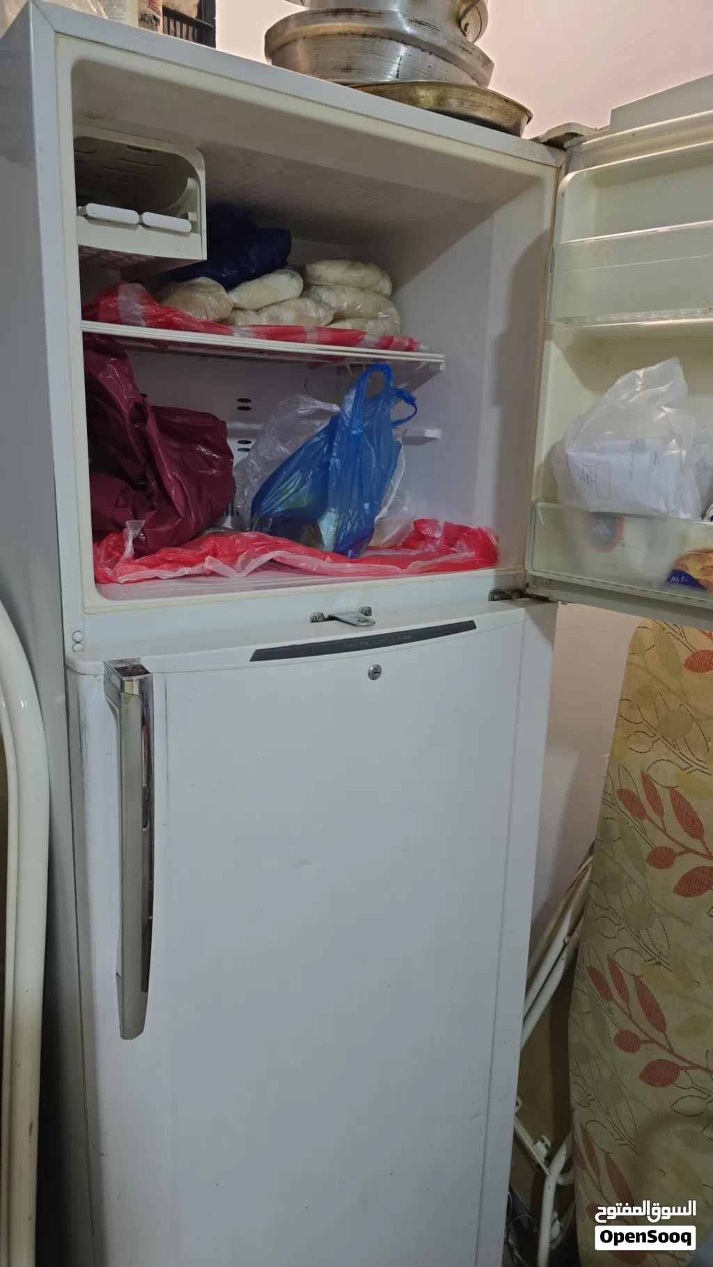 ثلاجة وغسالة