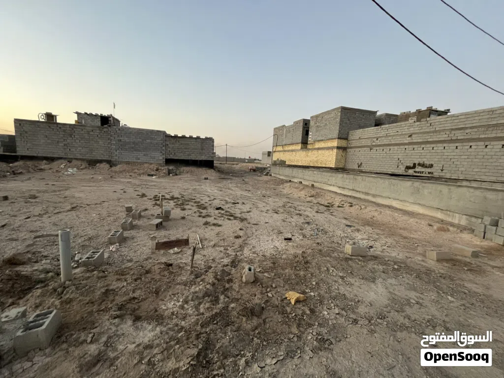 قطعة أرض مميزة للبيع في الصالحية، قبل السدة الثانية، بفرع مقابل شاليه المالديف.