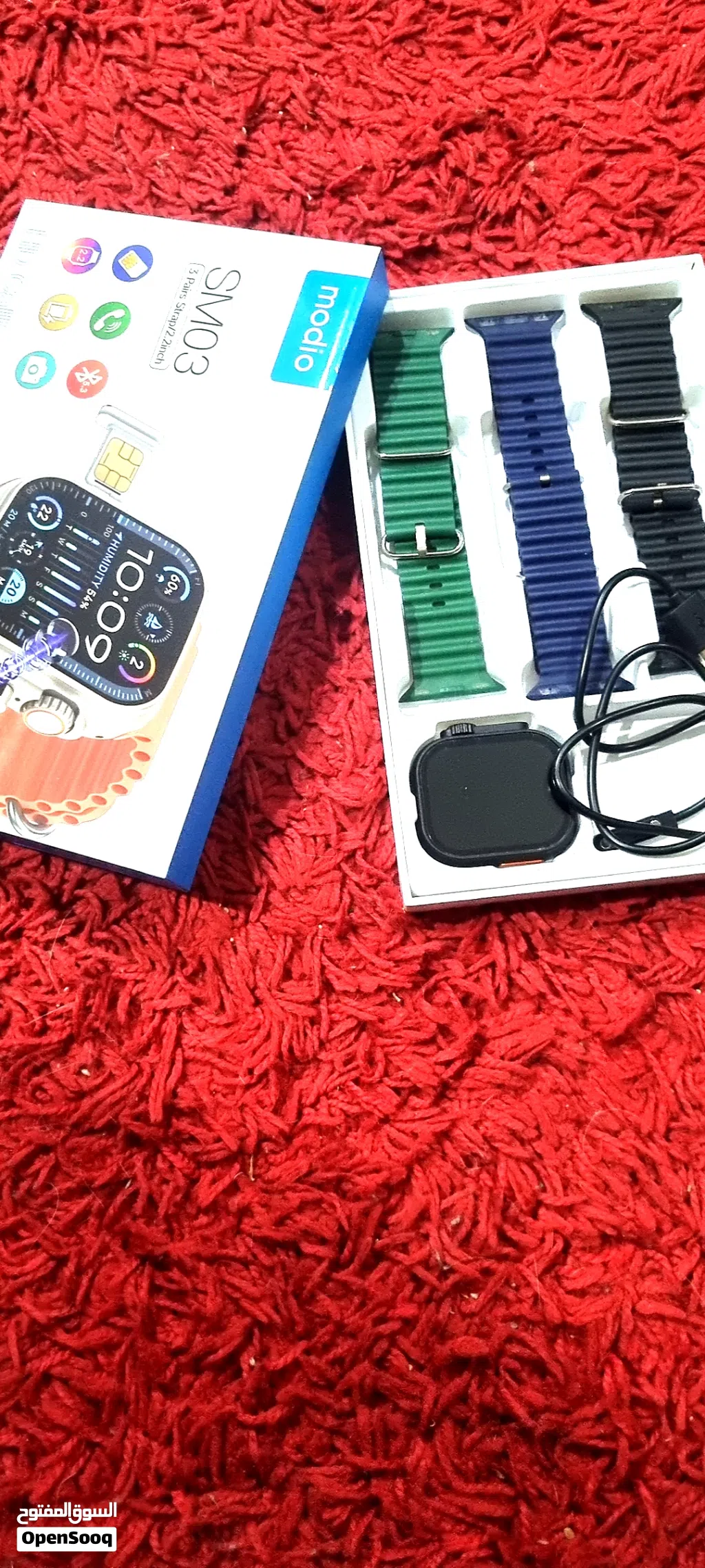 ساعة ذكية بنفذ للشريحة