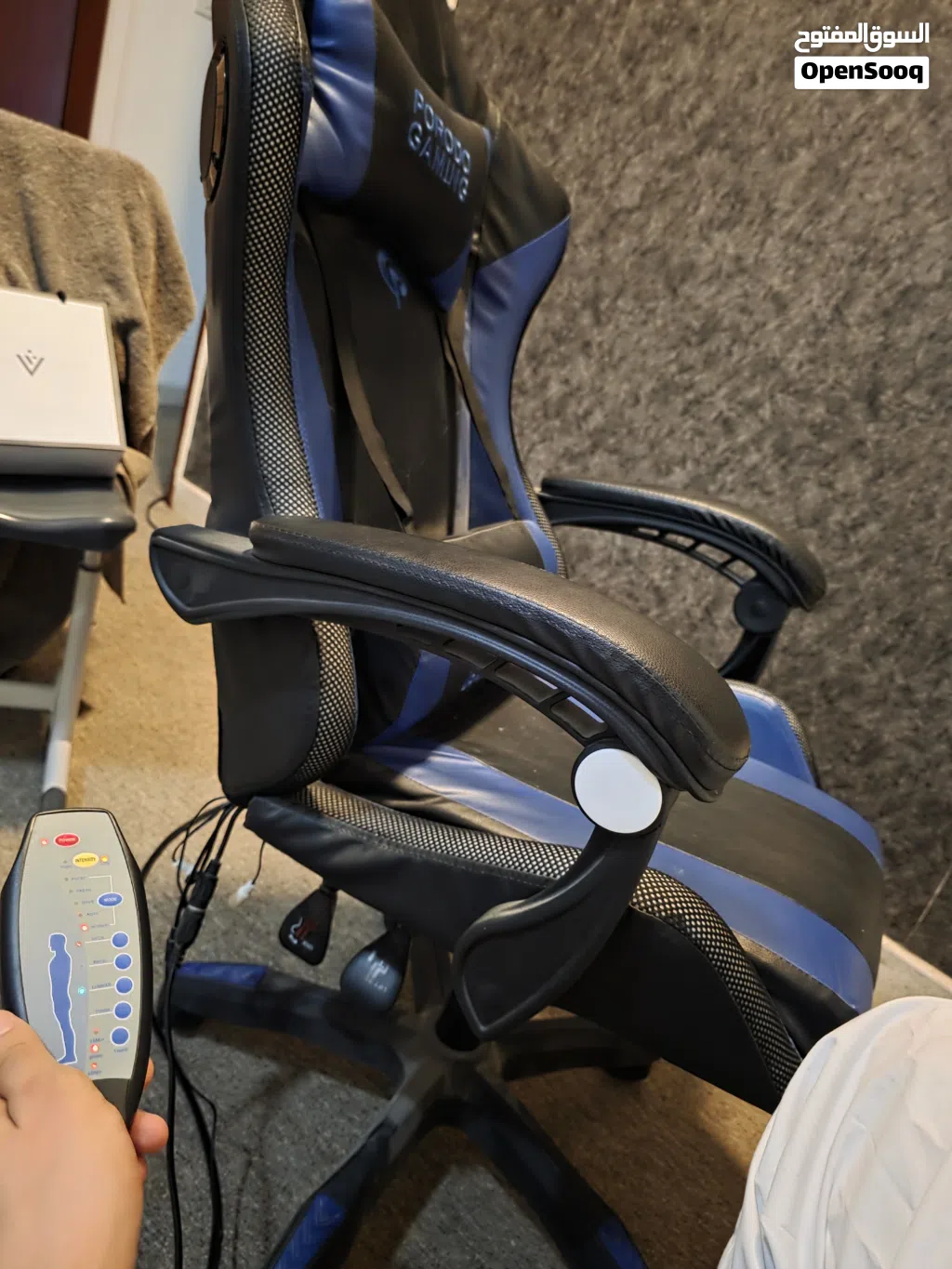 كرسي جيمنج مع تدليك وسماعات ستيريو، gaming chair with massaging and stereo system