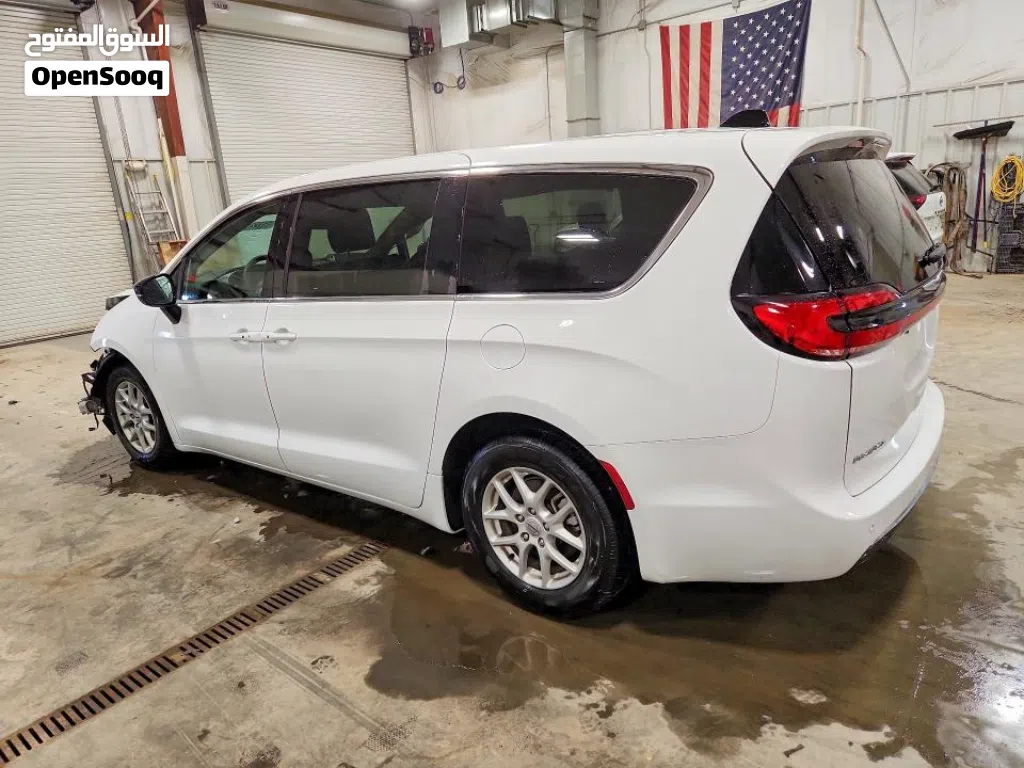 Chrysler Pacifica Standard
