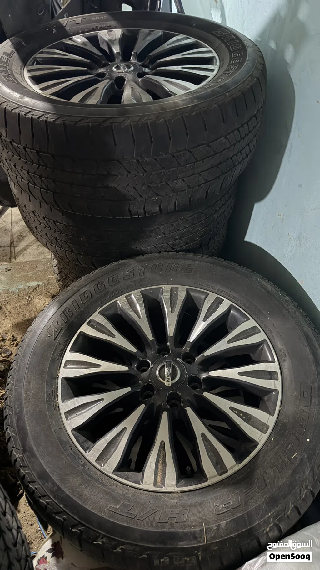 للبيع تواير + رنقات نيسان باترول