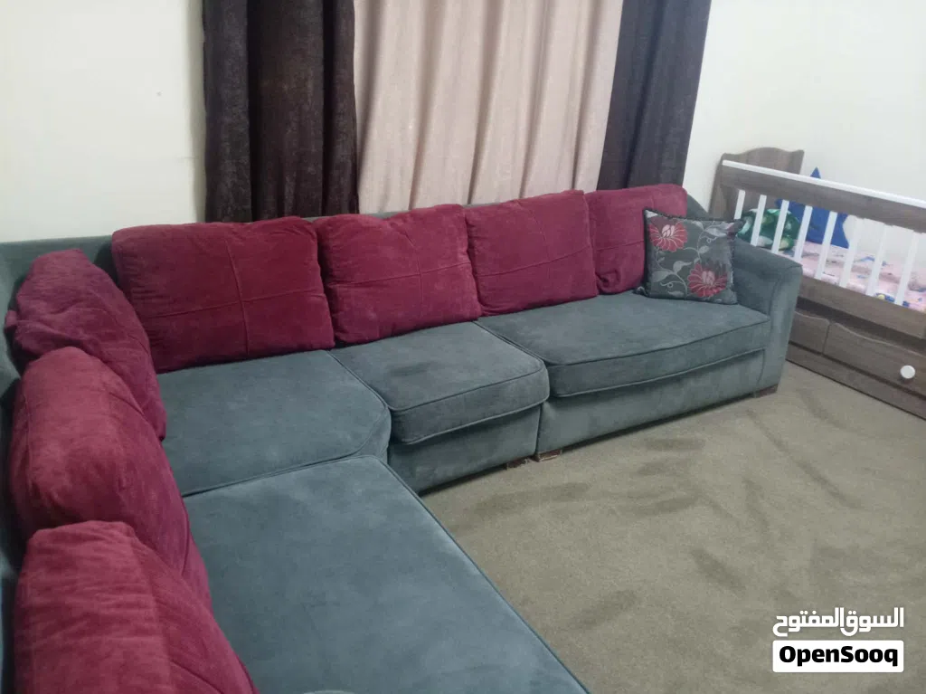 كورنر بحالة ممتازة خشب زان
