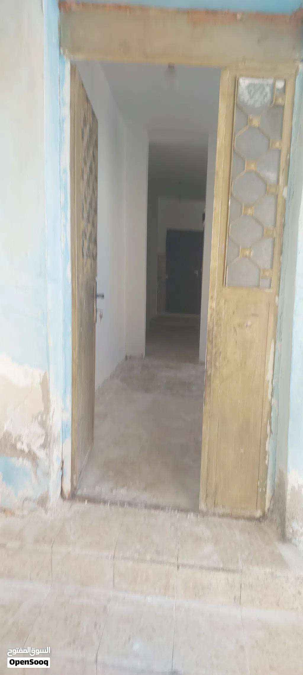شقه صغيره للإيجار تصلح فقط لعمال وافدين سوريين او مصاروه وتصلح لمستودع او معمل للمطاعم