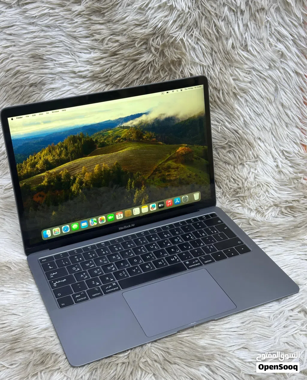 Apple MacBook A1932 year 2019 i5 Pro 8gb ram Touch ID MacOS Sonoma 14.7.3 Retina display type c port
