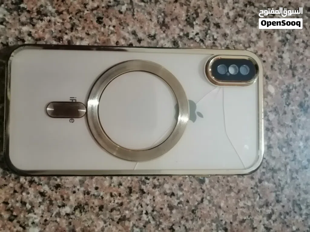 آيفون XS نظيف جداً للبيع (قطع غيار أصلية أو للتخطي