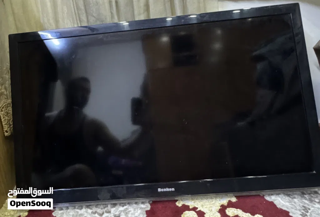 شاشة بينكون 39 بوصة LCD بحالة ممتازة للبيع (Benkon)