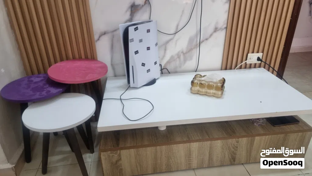 طاولات عدد3 وطاولة كبيرة للبيع