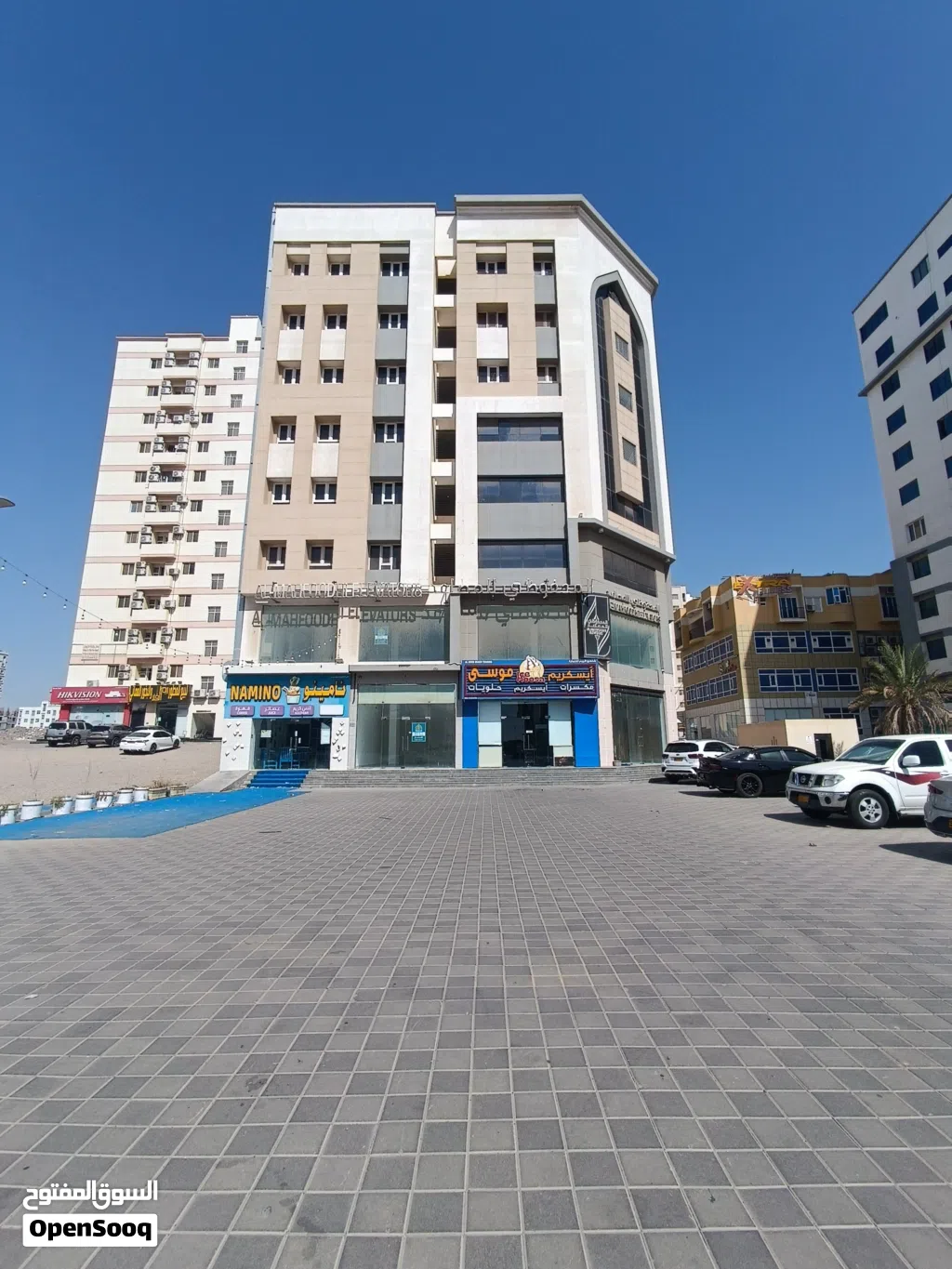 شقة بتشطيبات راقية بالقرب من مسقط مول Luxury Apartment with High-End Finishes Near Muscat Mall
