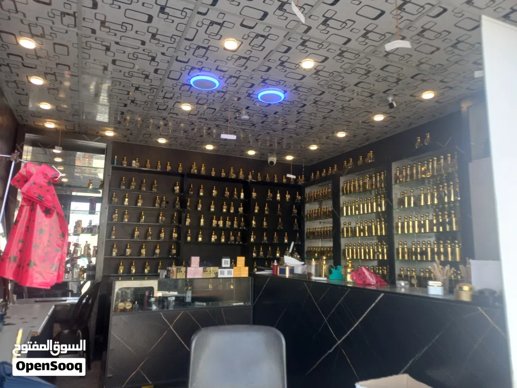 محل عطور كامل للبيع