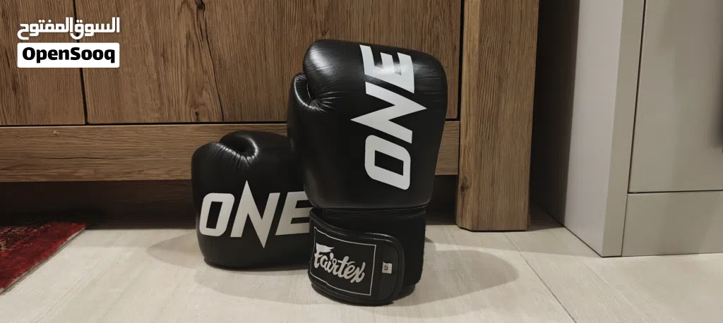 Official one championship Fairtex 12oz muay thai/boxing gloves, brand new
