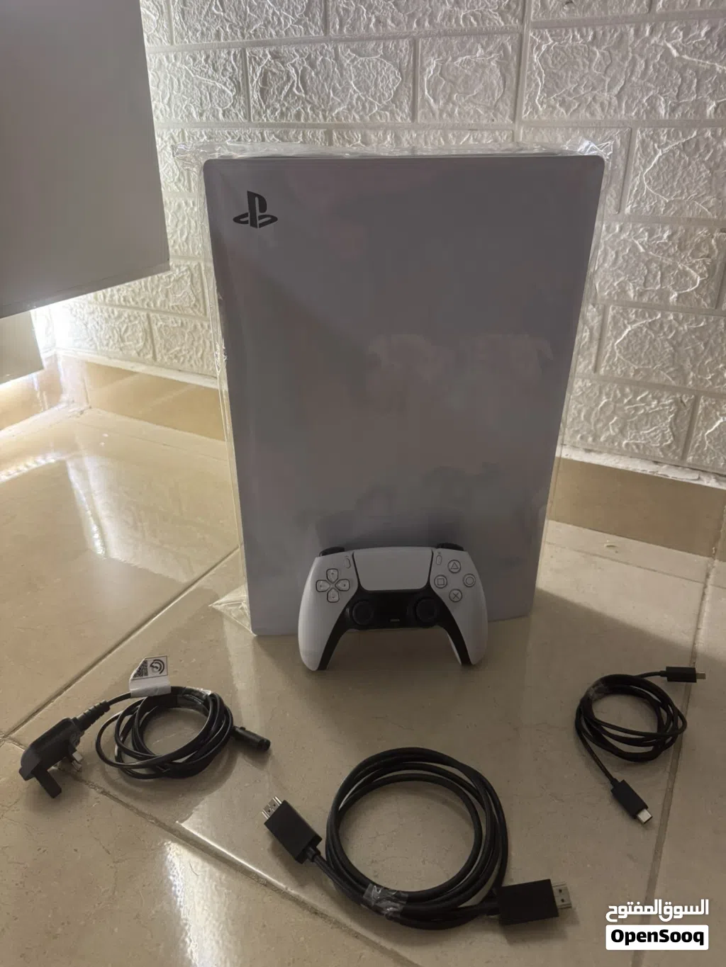 جهاز بليستيشن PS5 علي الشرط لا مفتوح ولا مصلح مع ايد اصليه بحاله الوكاله