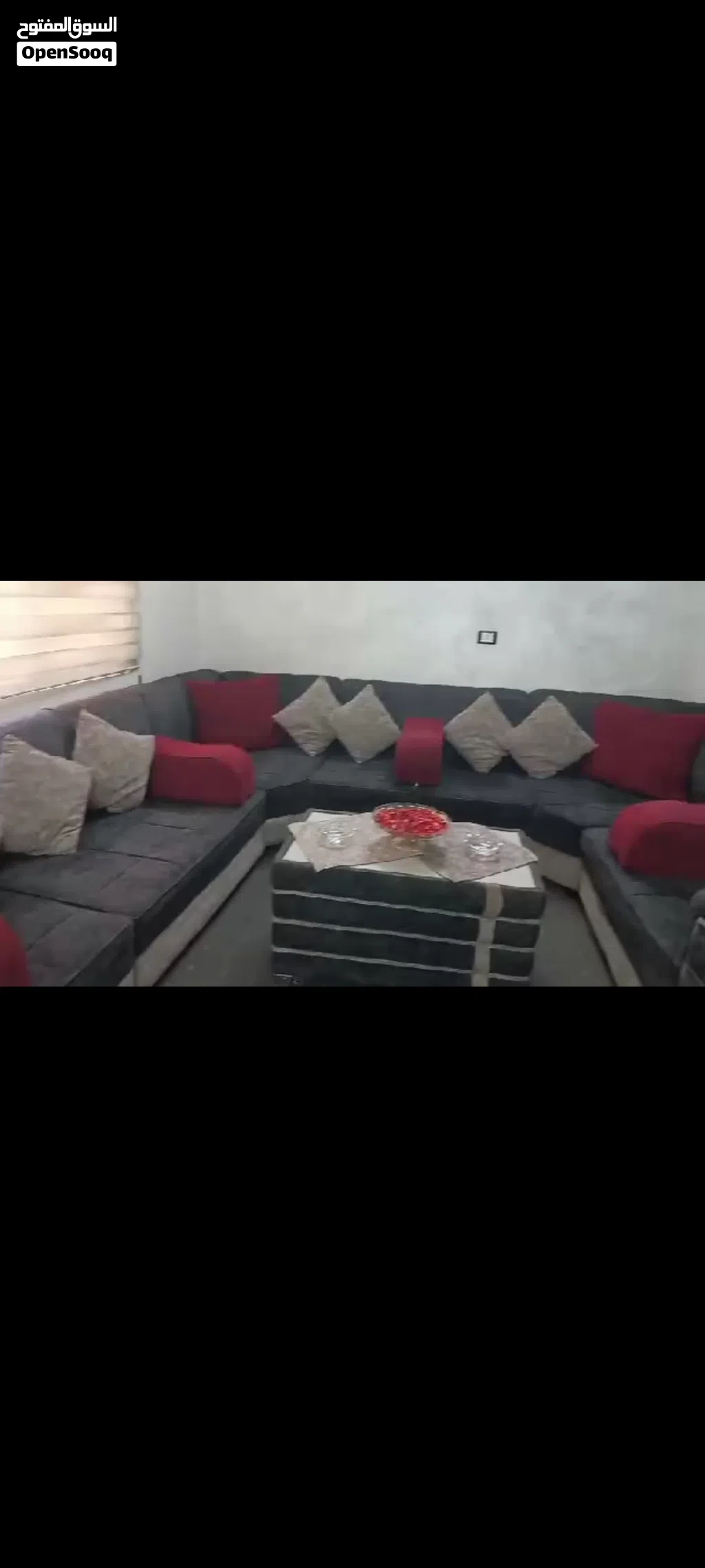 طقم كنب 9 مقاعد مستعمل + طاولات+طربيزات+ديكور شاشة التلفاز+كراسي منجد استعمال خفيف للبيع بسعر حرق
