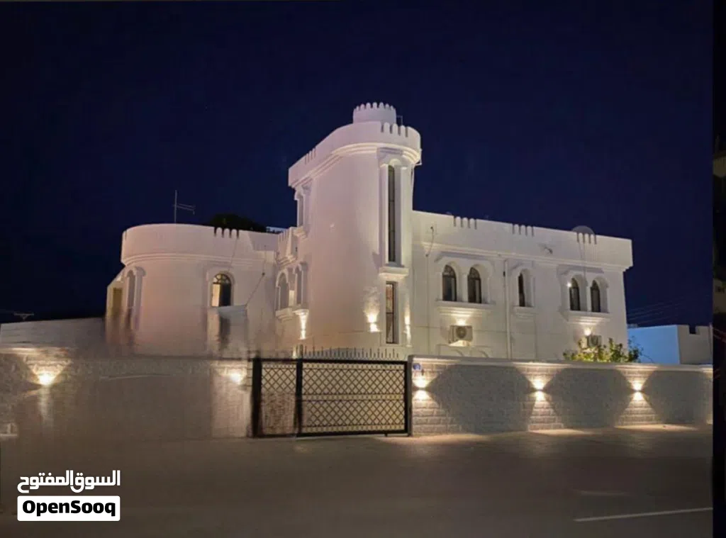 ڤله للبيع بالاثاث بالكامل اقراء التفاصيل