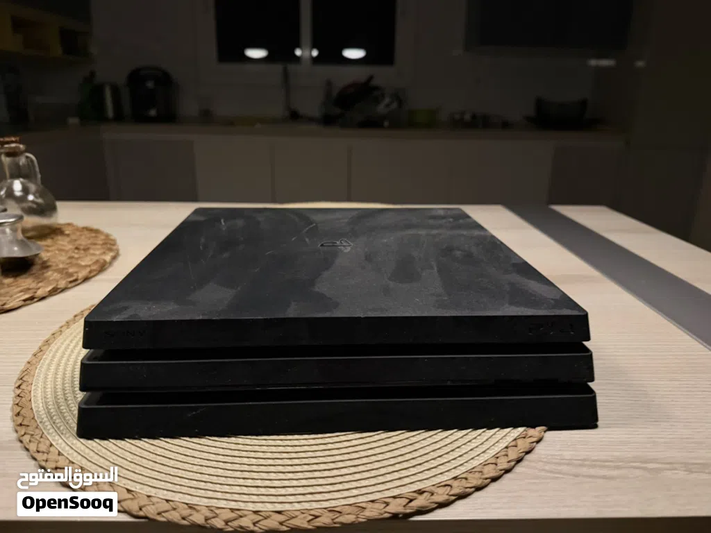 بلايستيشن فور برو 800 قيقا PS4 pro