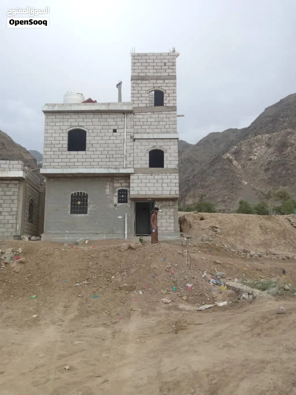 بيت في تعز المدينة قبال الجامعة تعز حبيل سلمان