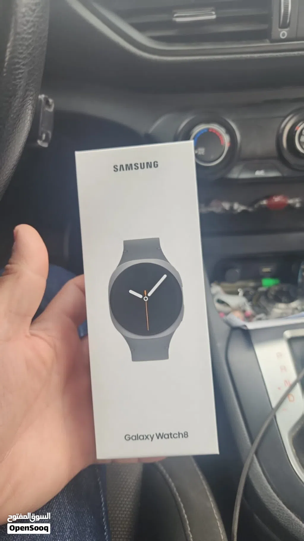 للبيع Samsung Galaxy Watch8 أصلية ساعة نظيفة جداً، استخدام شهرين فقط، بحالة ممتازة وكأنها جديد