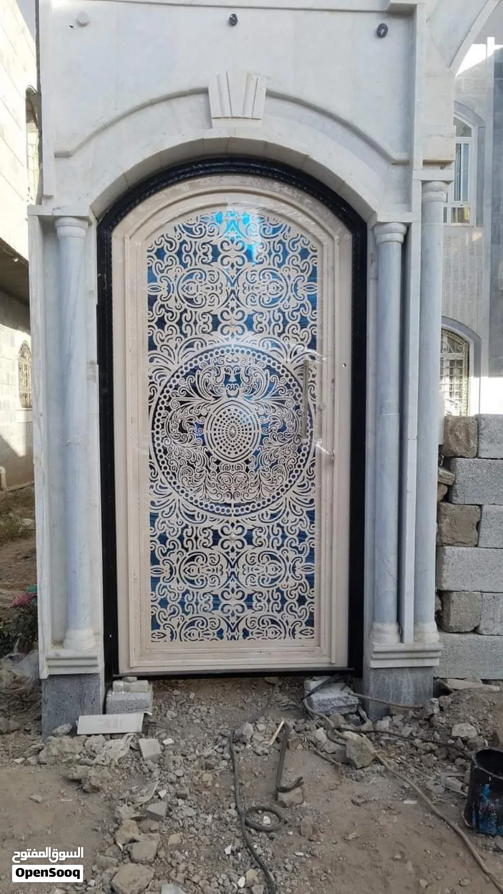 ابواب رائيسيه وبوابات جرش ودكاكين بزخرفة اليزر
