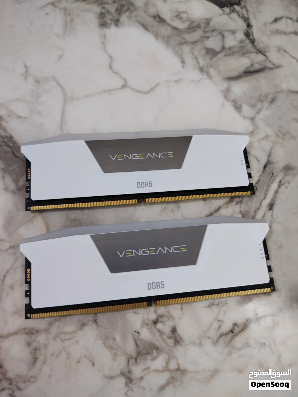 للبيع Corsair Vengeance RGB 32 GB (2X16) DDR5 6000MHz RAM اللون أبيض