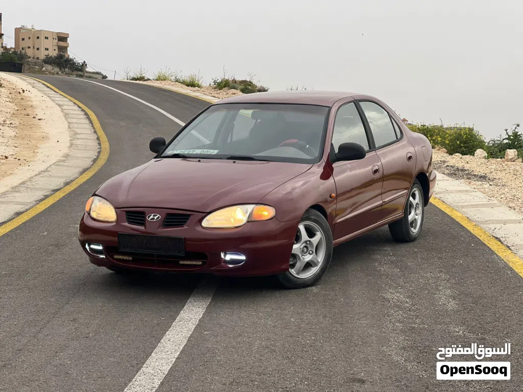 Hyundai Elantra Standard
