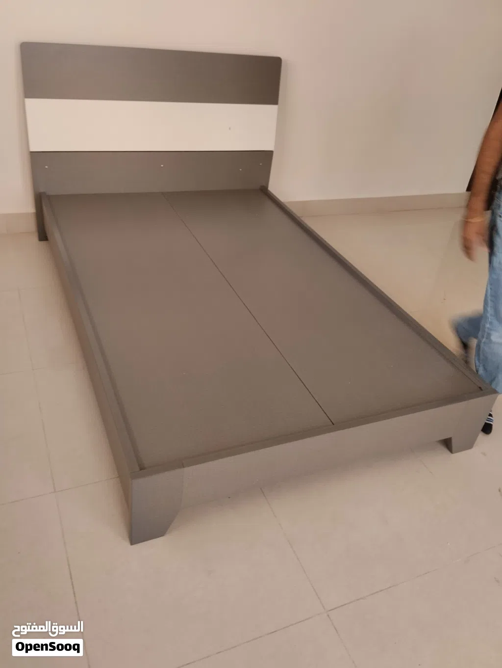 سرير رمادي ممتاز grey bed and structure