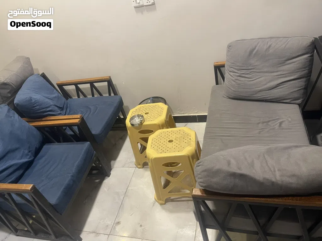 كراسي مطاعم او كافيهات نضاف مستخدمات شهرين 20 طاوله 28 كرسي مع جمي