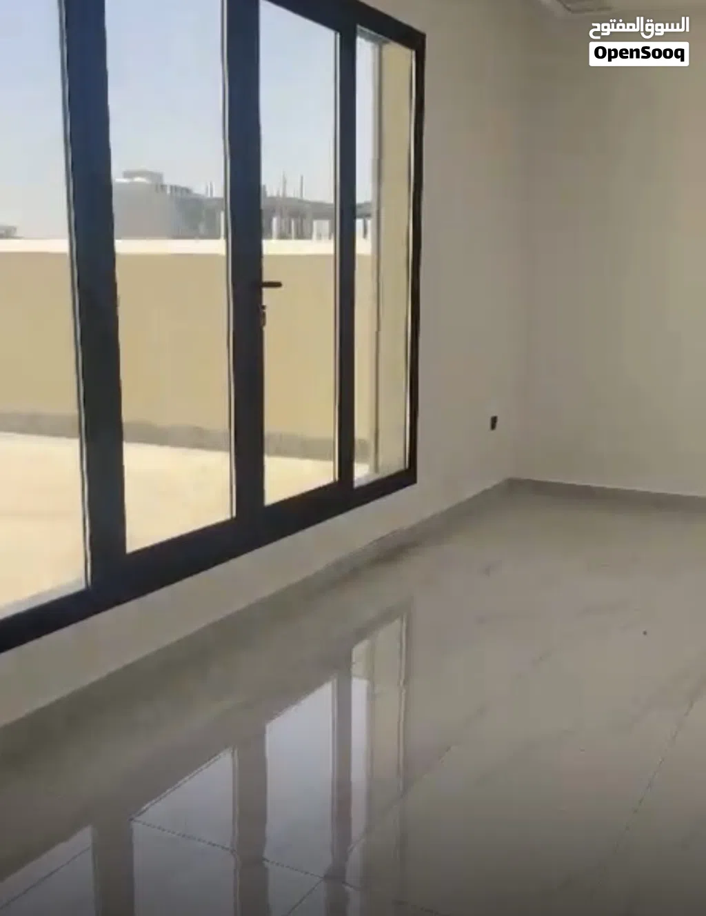 للايجار شقة مع حوش السطح المطلاع