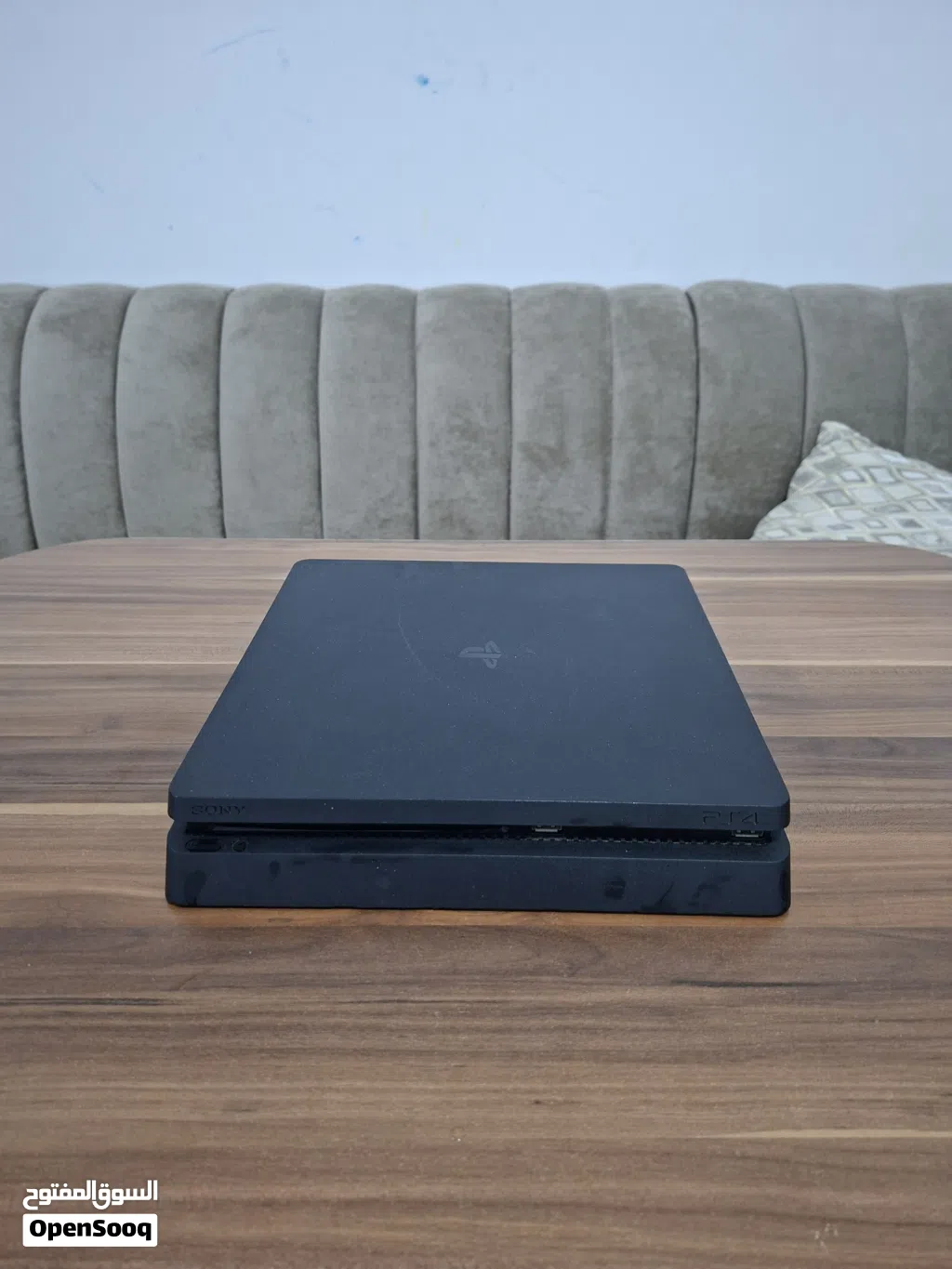 جهاز PlayStation 4 مستعمل بدون يد ومعه 12 لعبة