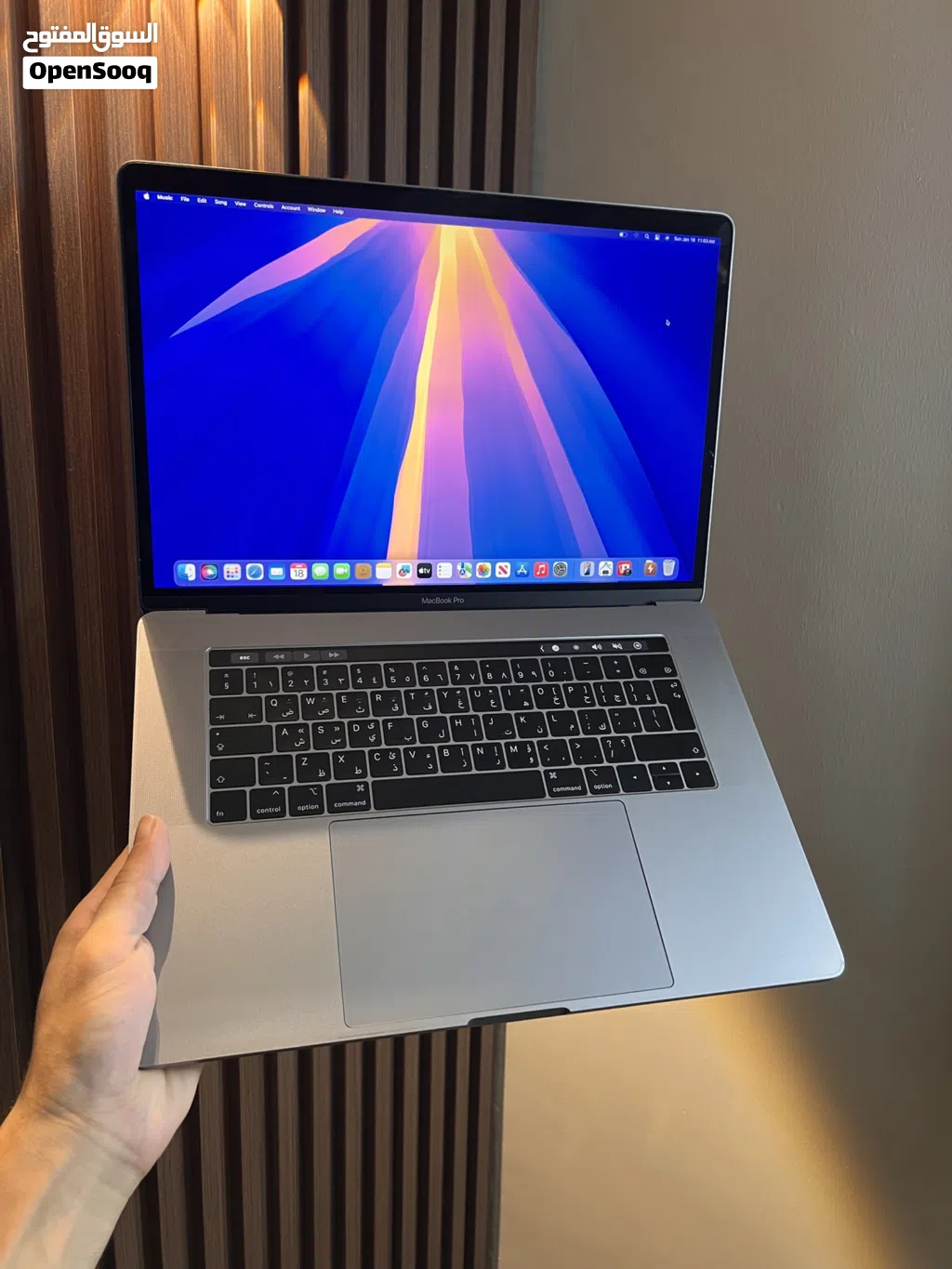 MacBook Pro i9-8 Core اعلى صنف