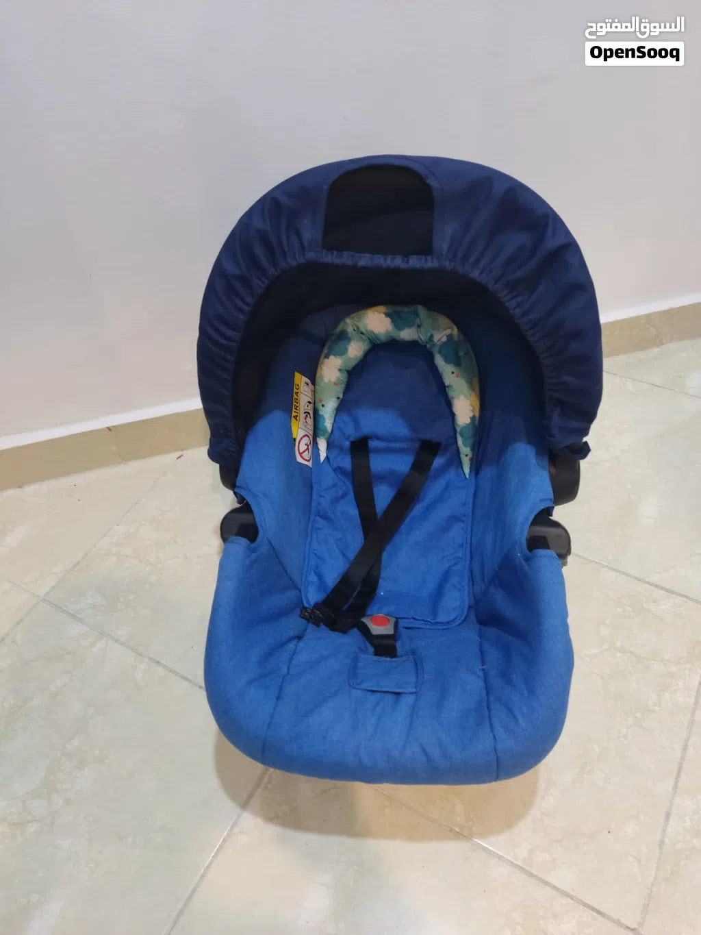 A new baby carseat كرسي سيارة شبه جديدة