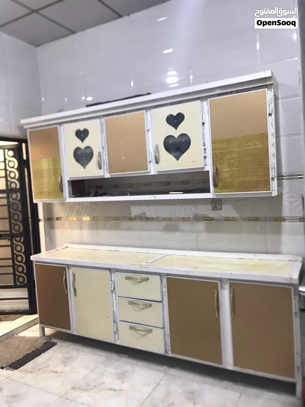 كاونتر مترين ونص طابقين مع سنك مرمر