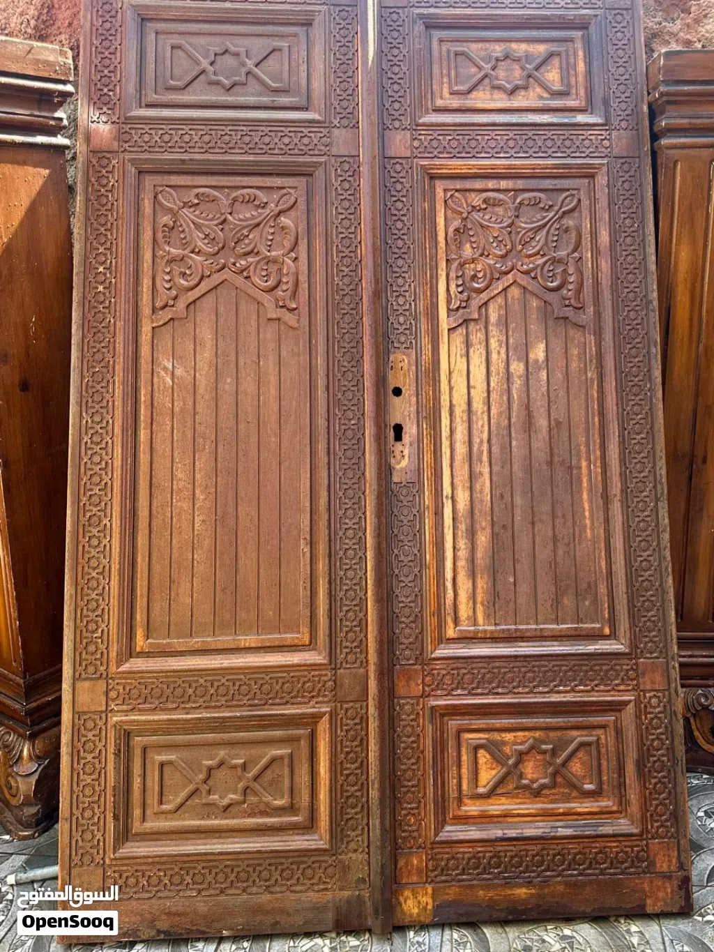 ابواب خشب ثقيل