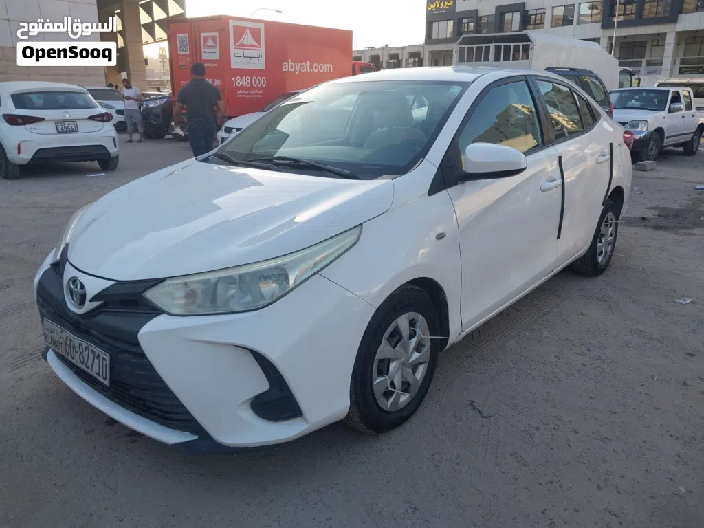 Toyota Yaris E