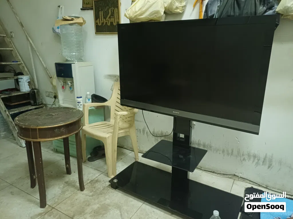 شاشتين سوني 52 انش و اوركا 40 انش
