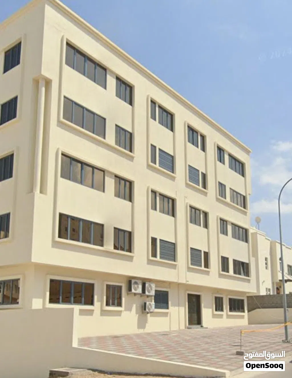 Alkhuwer almaha street 3bhk fully furnished apartment for rent بالخوير شارع المها شقه 3 غرف نوم